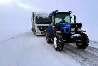 Ardahan-Şavşat Yolu Kar Kapanı! 4 Araç Mahsur
