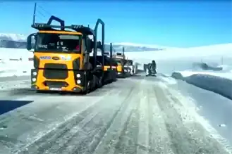 Ardahan'da Yollar Buz Tutamağında! Trafik Aksadı