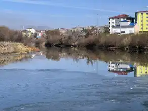 Doğu Anadolu'da Nehir Buz Tuttu