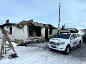 Ardahan Çıldır'da Ev Yanıp Kül Oldu