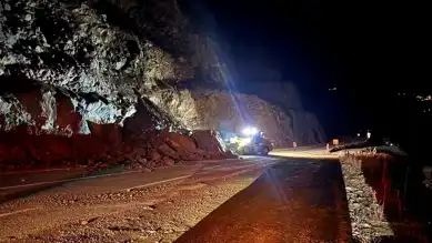 Artvin-Ardahan Yolu Heyelanda: Ulaşım Kontrollü