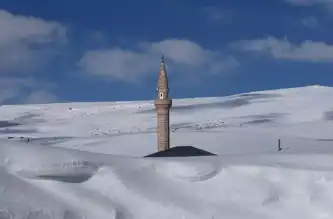 Yüksek Rakımlı Yaylada Kar Kışının İzleri
