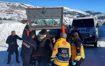 Karda Mahsur Kalan 15 Yaşındaki Hasta Kurtarıldı