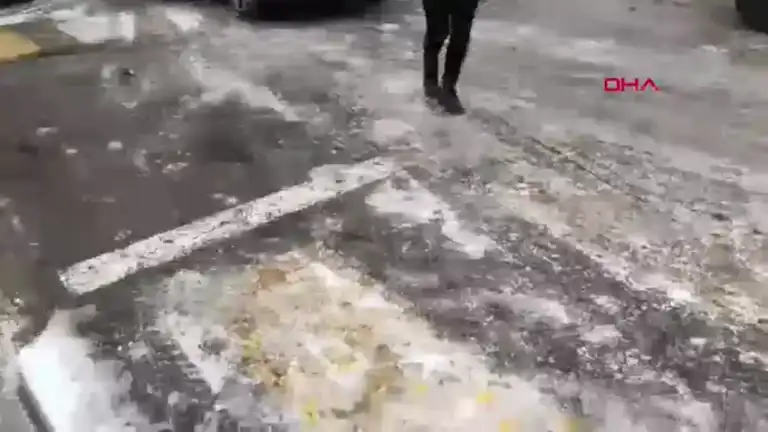Doğu Anadolu Bölgesinde Yollar Buz Tuttu!