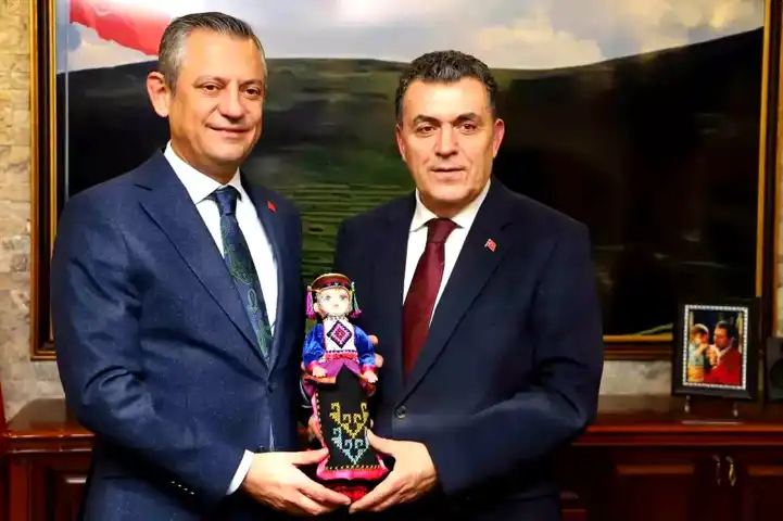 Özgür Özel, Ardahan Belediye Başkanı'nı Ziyaret Etti