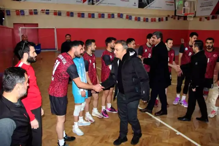 Voleybol Takımı Play-Off'a Yaklaşıyor!