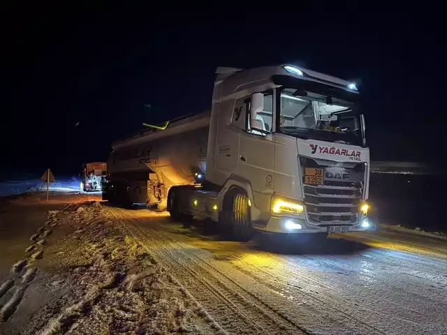 Doğu Anadolu'da Tipi: Tır Geçişi Kısıtlandı